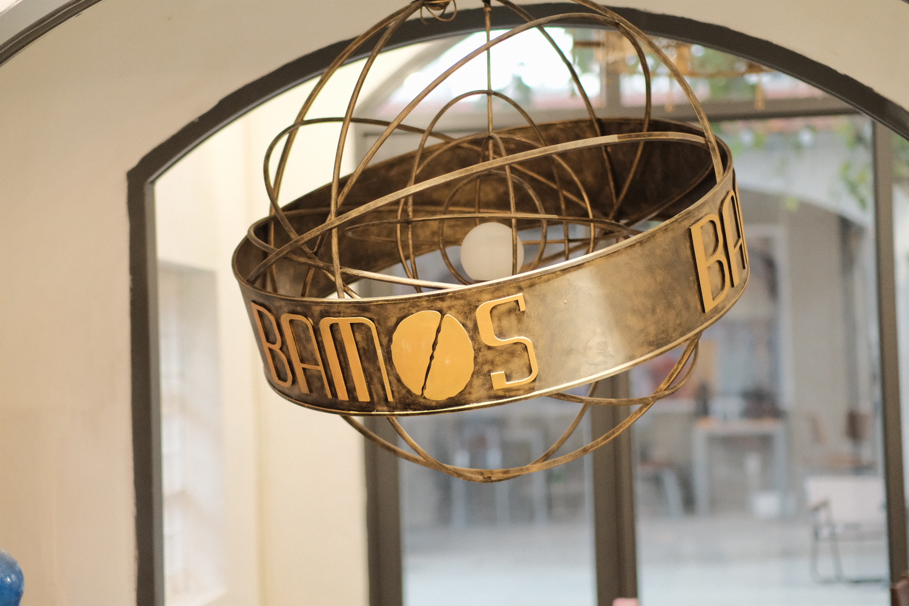 Tiệm cà phê 24 giờ