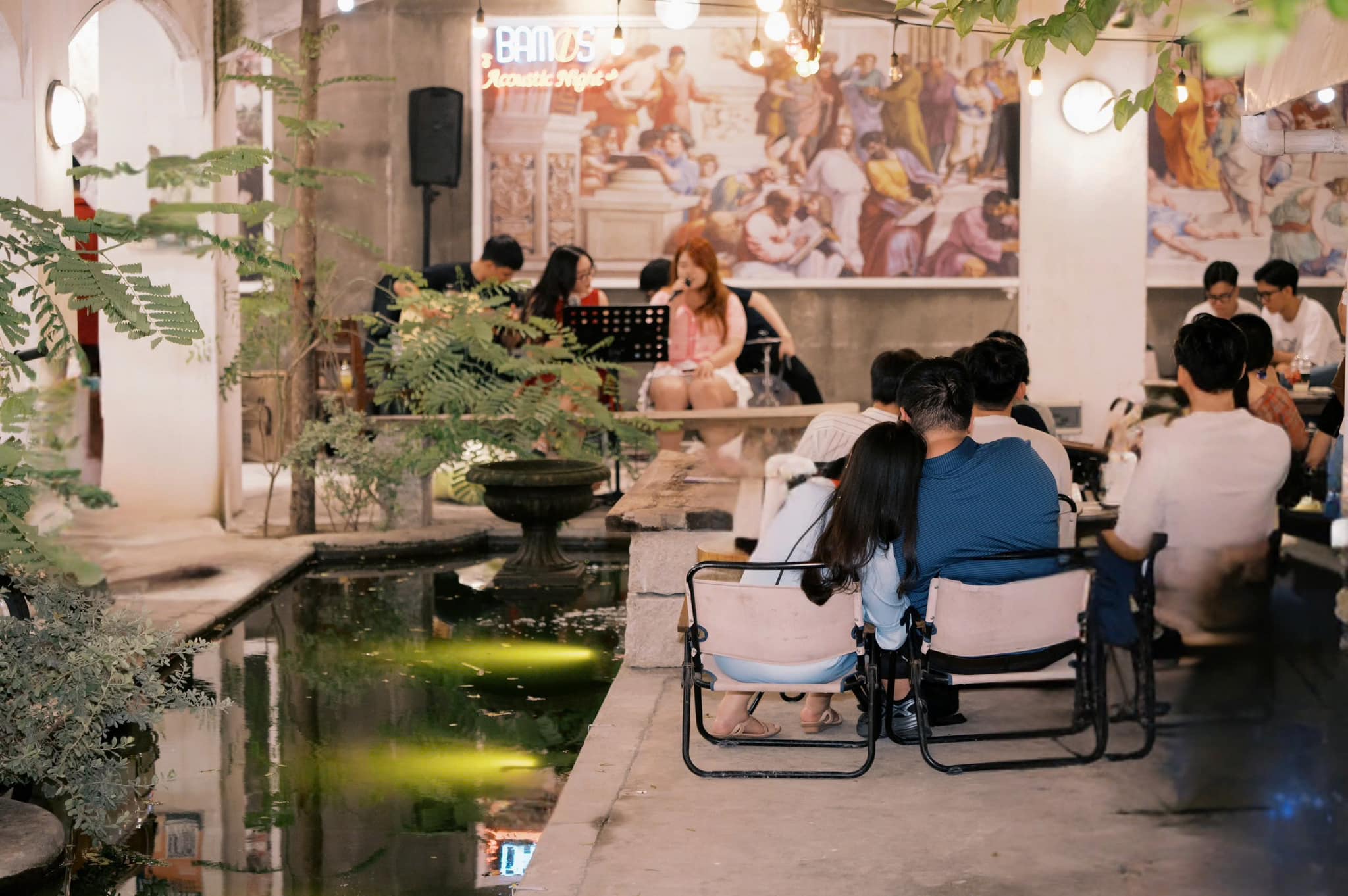 Bamos cà phê Acoustic không phụ thu mở cửa xuyên đêm 24h